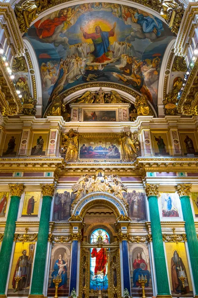 Interiér chrámu svatého Izáka v Petrohradu — Stock fotografie