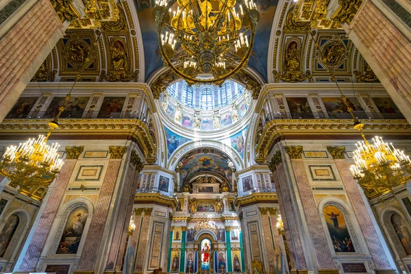 Interiér chrámu svatého Izáka v Petrohradu — Stock fotografie
