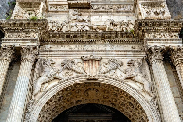 Arco triunfal del Castel Nuovo en Nápoles —  Fotos de Stock