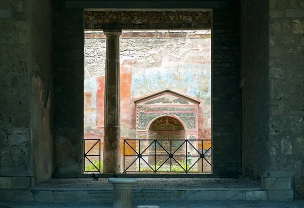 Руины дома в Помпеях, Италия — стоковое фото