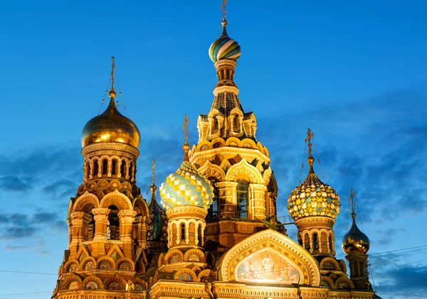 Iglesia del Salvador sobre la Sangre derramada por la noche en San Petersburgo —  Fotos de Stock