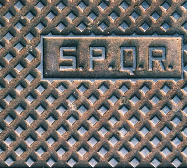 SPQR, typical manhole cover in Rome — Stock Photo, Image