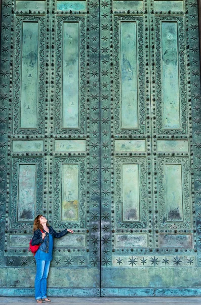 Dörren till Basilica di San Giovanni i Laterano i Rom — Stockfoto