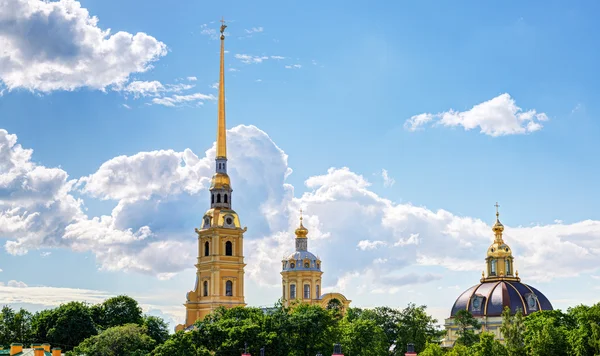 Peter och Pauls katedral i Sankt Petersburg — Stockfoto