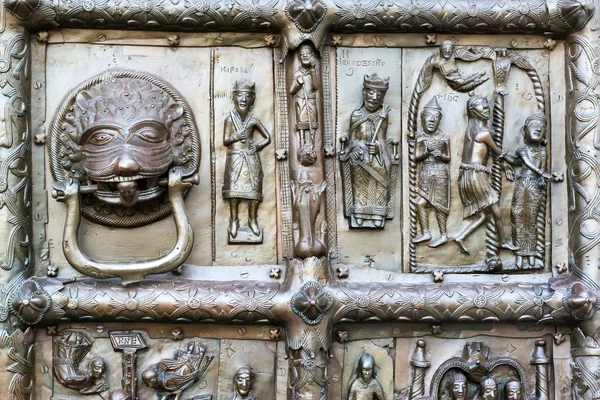 Puertas de la Catedral de Santa Sofía en Novgorod el Grande —  Fotos de Stock