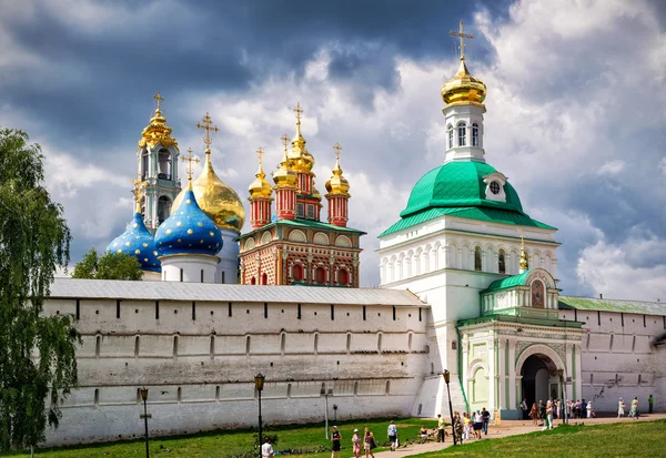 Trinity Sergius Lavra in Sergiyev Posad in de buurt van Moskou — Stockfoto