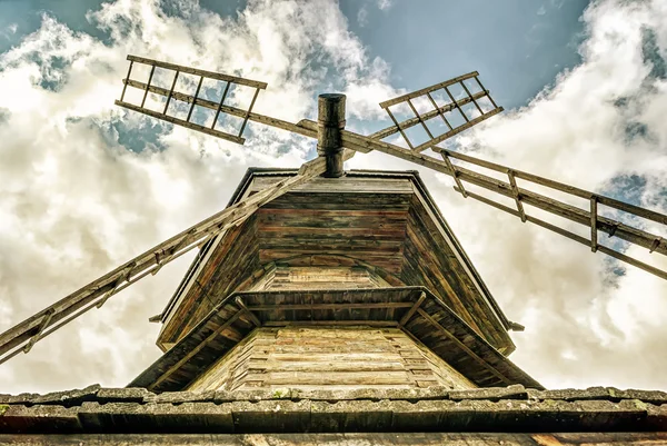 Vecchio mulino in legno — Foto Stock