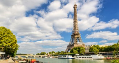 Paris 'teki Eyfel Kulesi