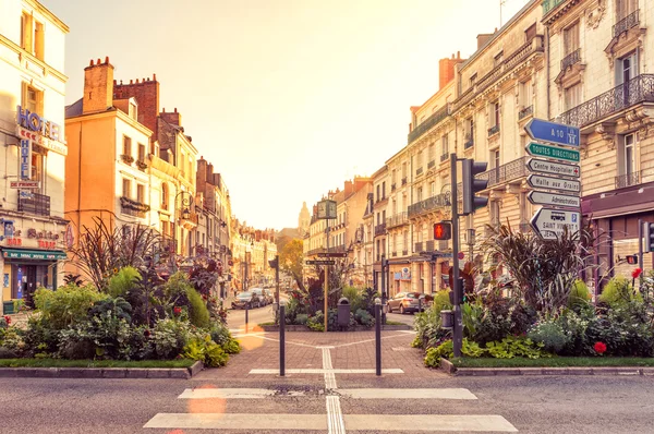 La hermosa calle en la ciudad de Blois, Francia — Foto de Stock