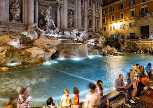 The famous Trevi Fountain at night, Rome — ストック写真