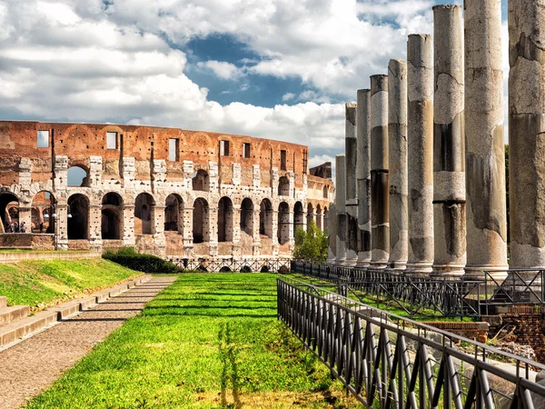Vew des Kolosseums in Rom — Stockfoto