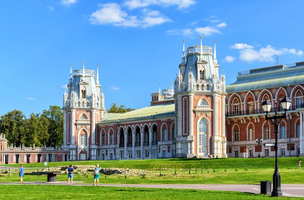 O grande palácio de Catarina, a Grande em Tsaritsyno, Moscovo — Fotografia de Stock