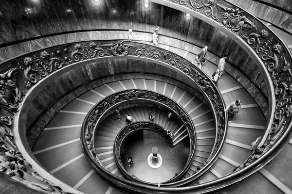 Točité schodiště ve Vatikánu — Stock fotografie