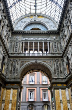 Galleria Umberto ı, Napoli