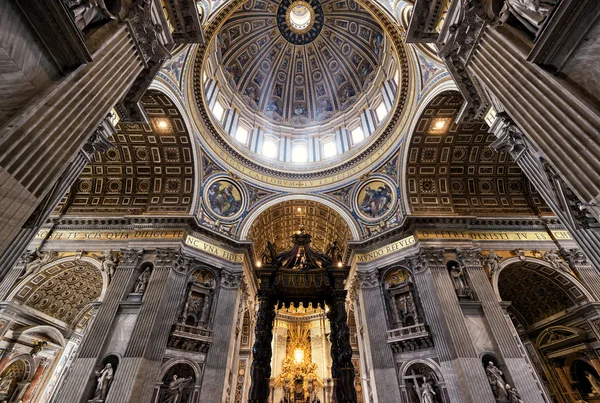 Interno della Basilica di San Pietro a Roma — Foto Stock