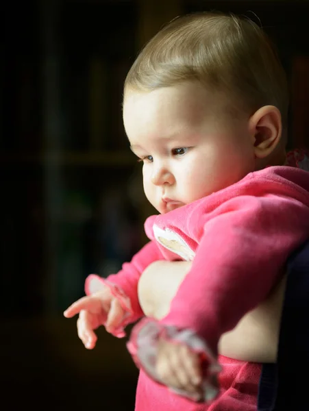 Pensivo bebê triste — Fotografia de Stock