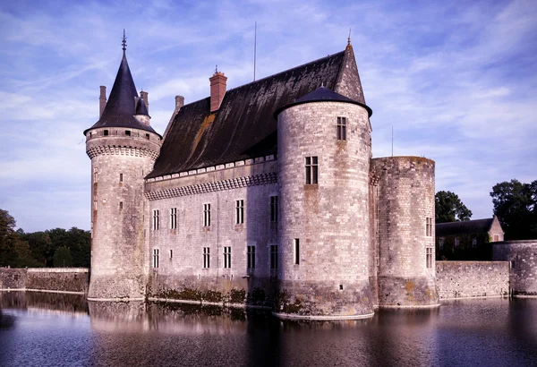 El castillo de Sully-sur-Loire por la noche, Francia —  Fotos de Stock