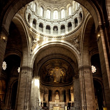 Tanrım, Paris Sacred Heart Bazilikası içinde