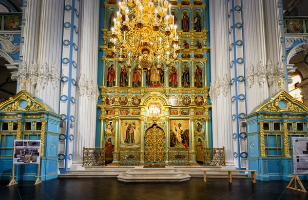 Het altaar en de iconostase in nieuwe Jeruzalem klooster, Rusland — Stockfoto