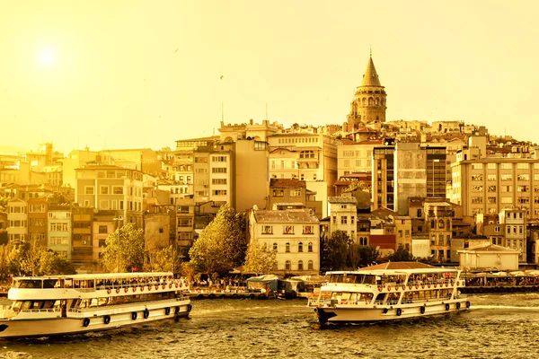 Panoramę miasta z wieży Galata Złoty Róg, Istanbul — Zdjęcie stockowe