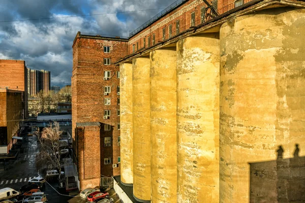 Edifício industrial abandonado em Moscou — Fotografia de Stock