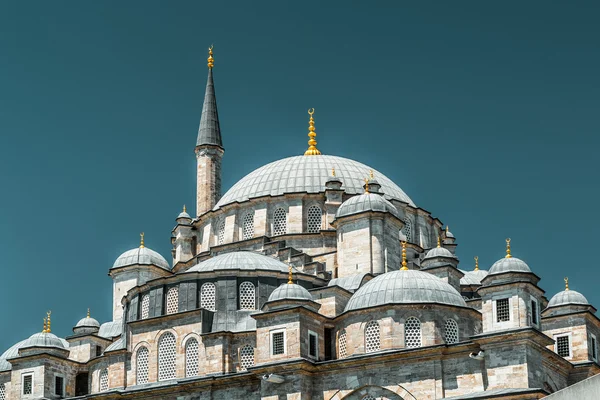 Die fatih-Moschee (Eroberermoschee) in Istanbul — Stockfoto