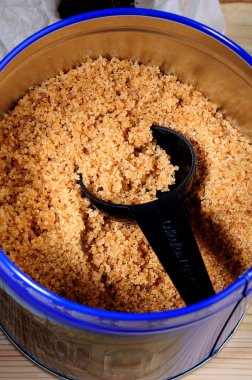 kaşığı kahverengi şeker