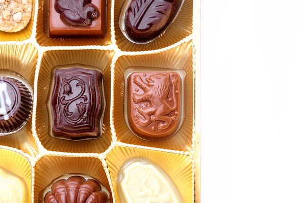 Різні шоколадні цукерки — стокове фото