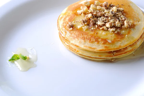 Panqueques en plato blanco — Foto de Stock