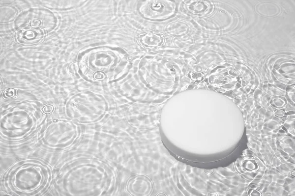 Empty white circle podium on transparent clear water background with copy space — Stock Photo, Image