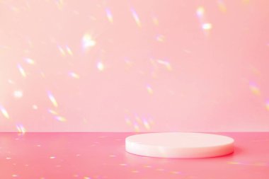 boş sahne ve pembe zemin üzerinde silindir podyum kristal ışık parıltılarıyla