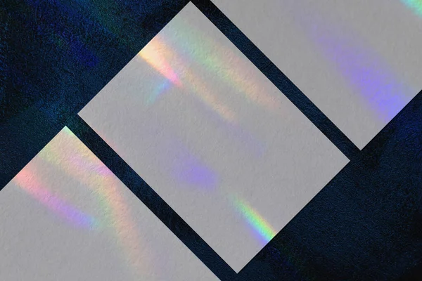 3つの空の垂直四角形のポスターモックアップ上のダークブルーの背景 — ストック写真