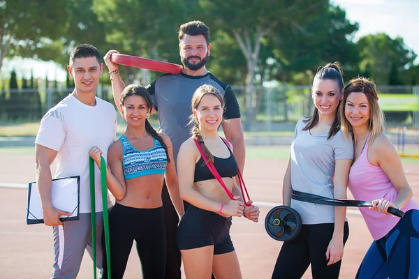 Fitness třída s náčiním. — Stock fotografie