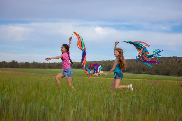 Liberté, enfants d'été en bonne santé — Photo