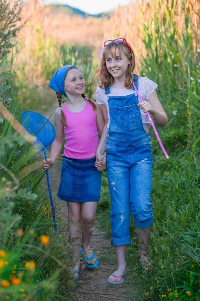 Barndom, glada friska barn — Stockfoto