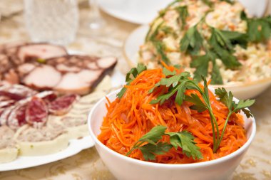 Bir tatil büfesi havuç salatası tatil