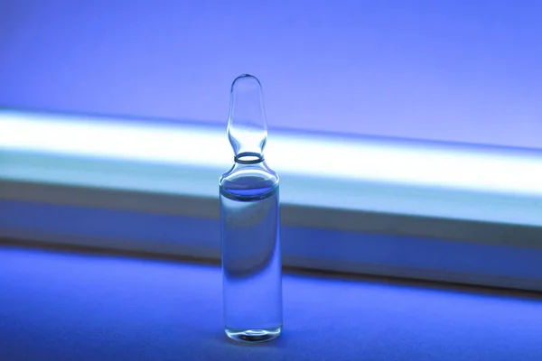 Ampul Tıbbi Enjeksiyon Için Ilaçlar Mikroplu Lamba — Stok fotoğraf