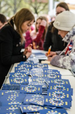 Tallinn, Estonya - 1 Mayıs: Tallinn eski şehir 1,2014 olabilir. İnsanlar 