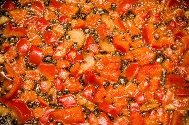 Tatlı biber ezmesi dilim kavurma