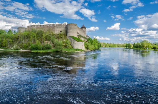 Krásný výhled na pevnost Ivangorod — Stock fotografie