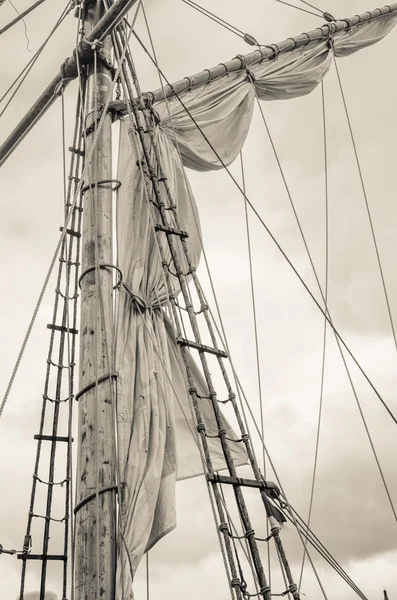 Mast- und Segelboot-Takelage, Tonung — Stockfoto