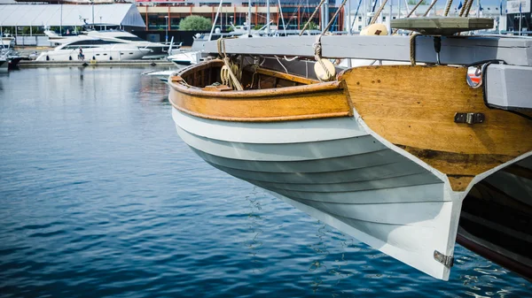 Rettungsboot am Heck eines Segelschiffs — Stockfoto