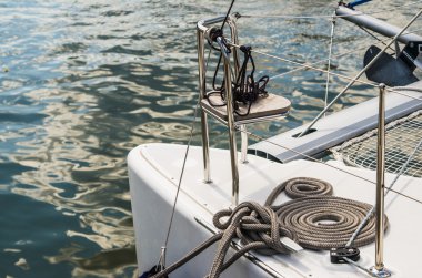 Blokları ve arma yelkenli, yakın çekim
