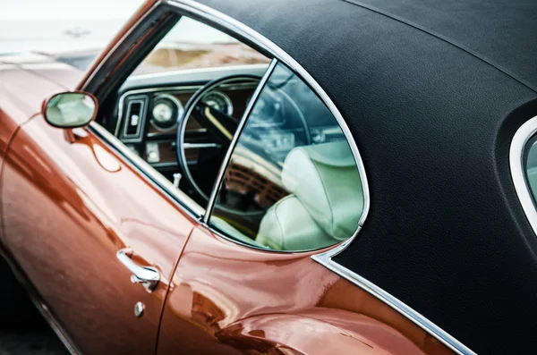Retro auto, close-up — Stockfoto