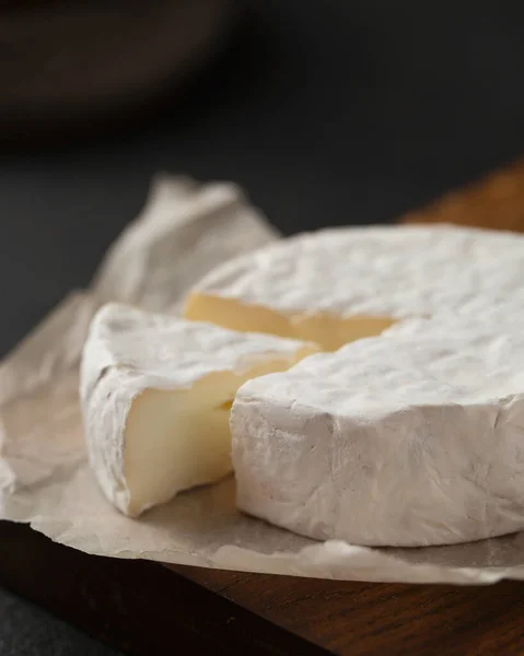 Brie Cheese Wooden Board Piece Camembert French Cuisine Aperitif Dark — Stock Photo, Image