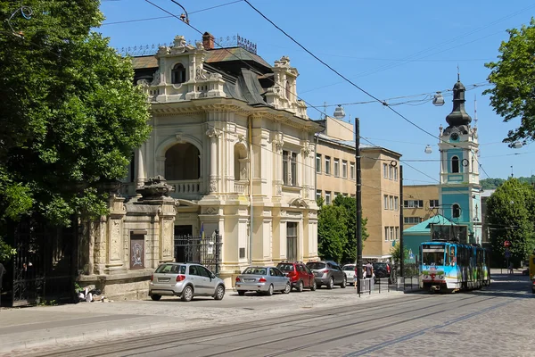Vista al Museo del libro Rusalka Dnestrova (antiguo campanario — Foto de Stock