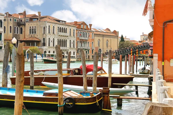 Uitzicht op het grote kanaal in Venetië, Italië — Stockfoto