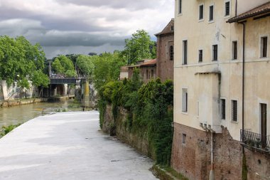  Roma, İtalya'nın tiber Nehri'nin kıyısında balıkçılar