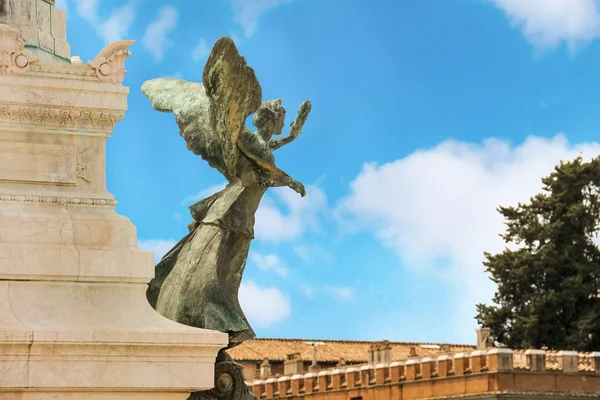 Statue of a winged woman in the monument to Victor Emmanuel II. — Stock Photo, Image