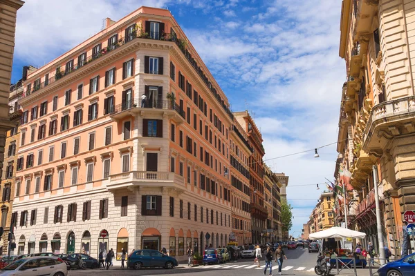 Människor på gatan i Rom, Italien — Stockfoto